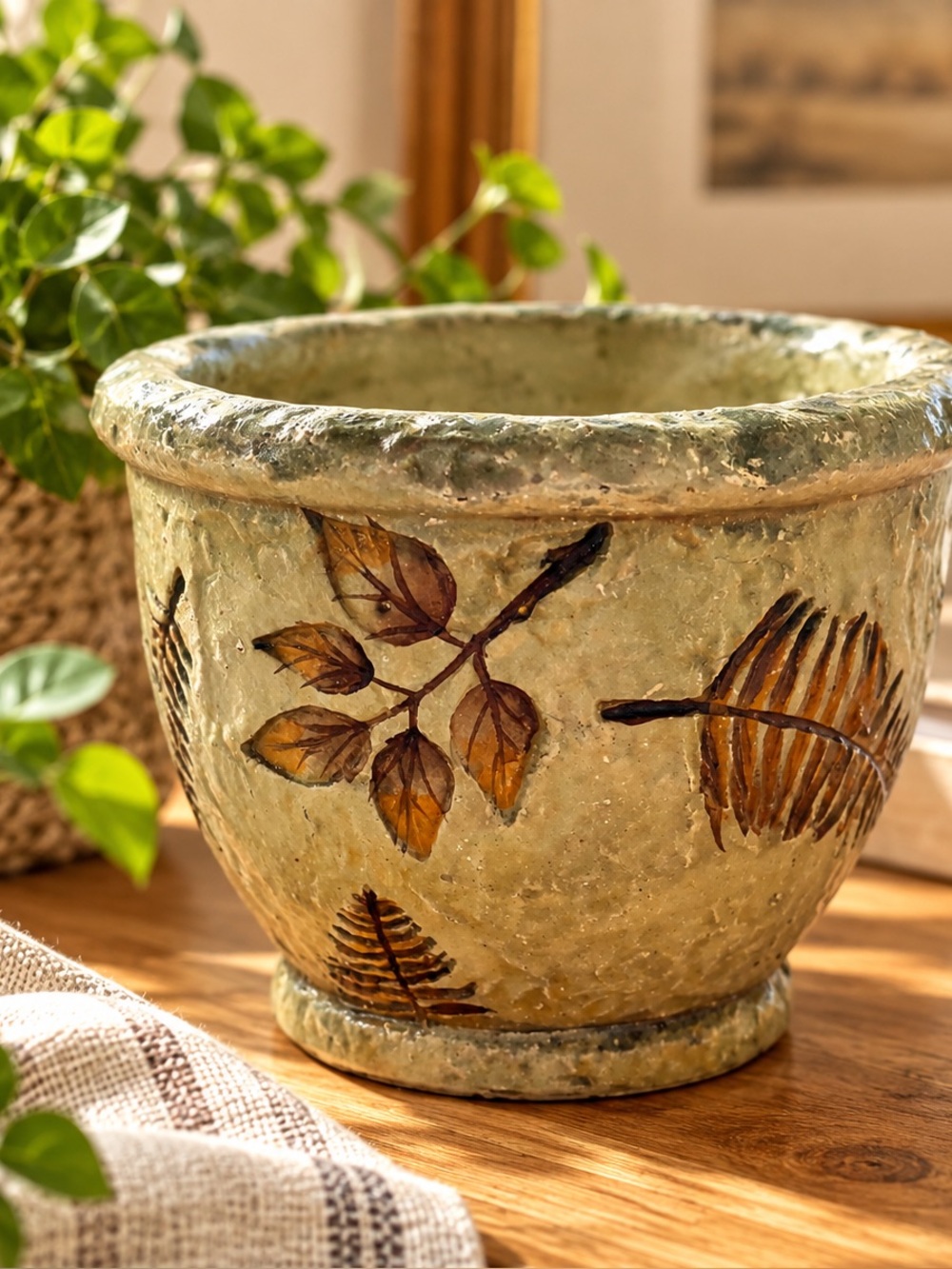 Green Leaf-Accent Ceramic Planter